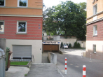 Tiefgaragenzufahrt - Moderne, frisch renovierte EG 3ZKB Whg mit großzügigem Wohnkomfort