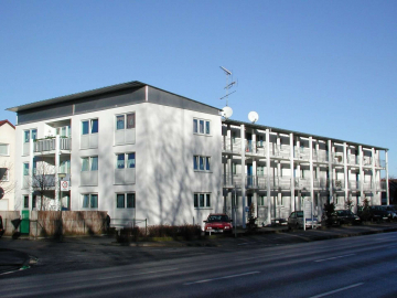 Großzügige 3 Zimmer Familienwohnung mit Balkon, Kinderarztpraxis im Haus, 86179 Augsburg, Etagenwohnung